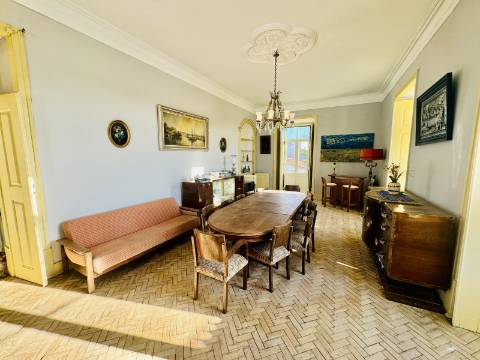 Palacete histórico no centro da Vila do Crato