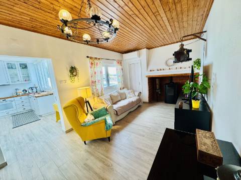 Charme Alentejano Casa com Piscina e Vistas Panorâmicas no Coração do Crato