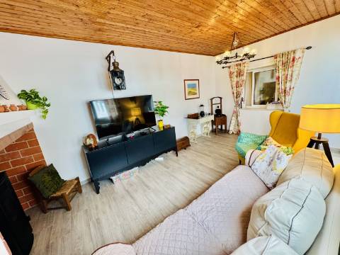 Charme Alentejano Casa com Piscina e Vistas Panorâmicas no Coração do Crato