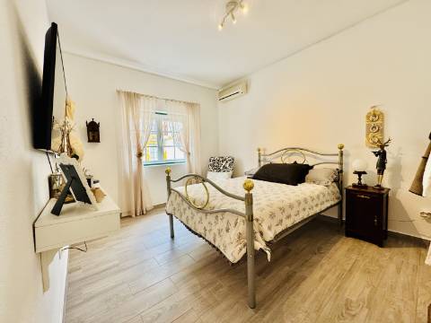 Charme Alentejano Casa com Piscina e Vistas Panorâmicas no Coração do Crato