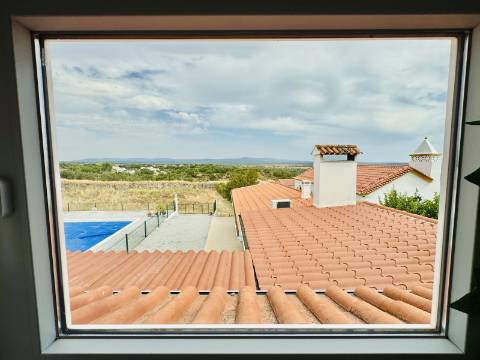 Charme Alentejano Casa com Piscina e Vistas Panorâmicas no Coração do Crato