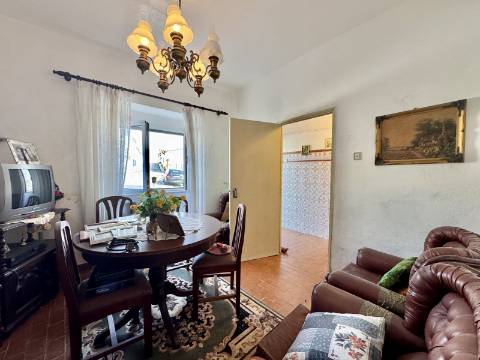 Apartamento R/C com Logradouro no Centro do Crato - Excelente Investimento