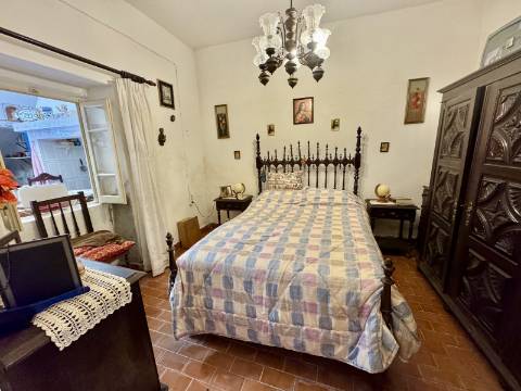 Apartamento R/C com Logradouro no Centro do Crato - Excelente Investimento