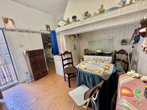 Apartamento R/C com Logradouro no Centro do Crato - Excelente Investimento