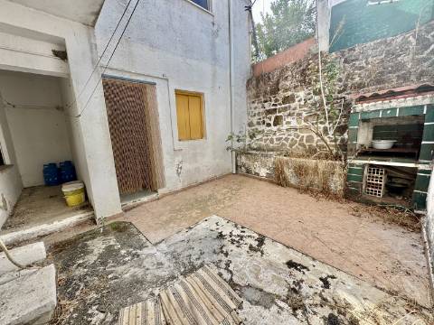 Apartamento R/C com Logradouro no Centro do Crato - Excelente Investimento