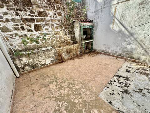 Apartamento R/C com Logradouro no Centro do Crato - Excelente Investimento