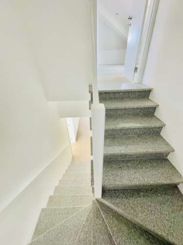 Moradia Nova no Coração do Crato - 3 quartos, garagem e espaço exterior.