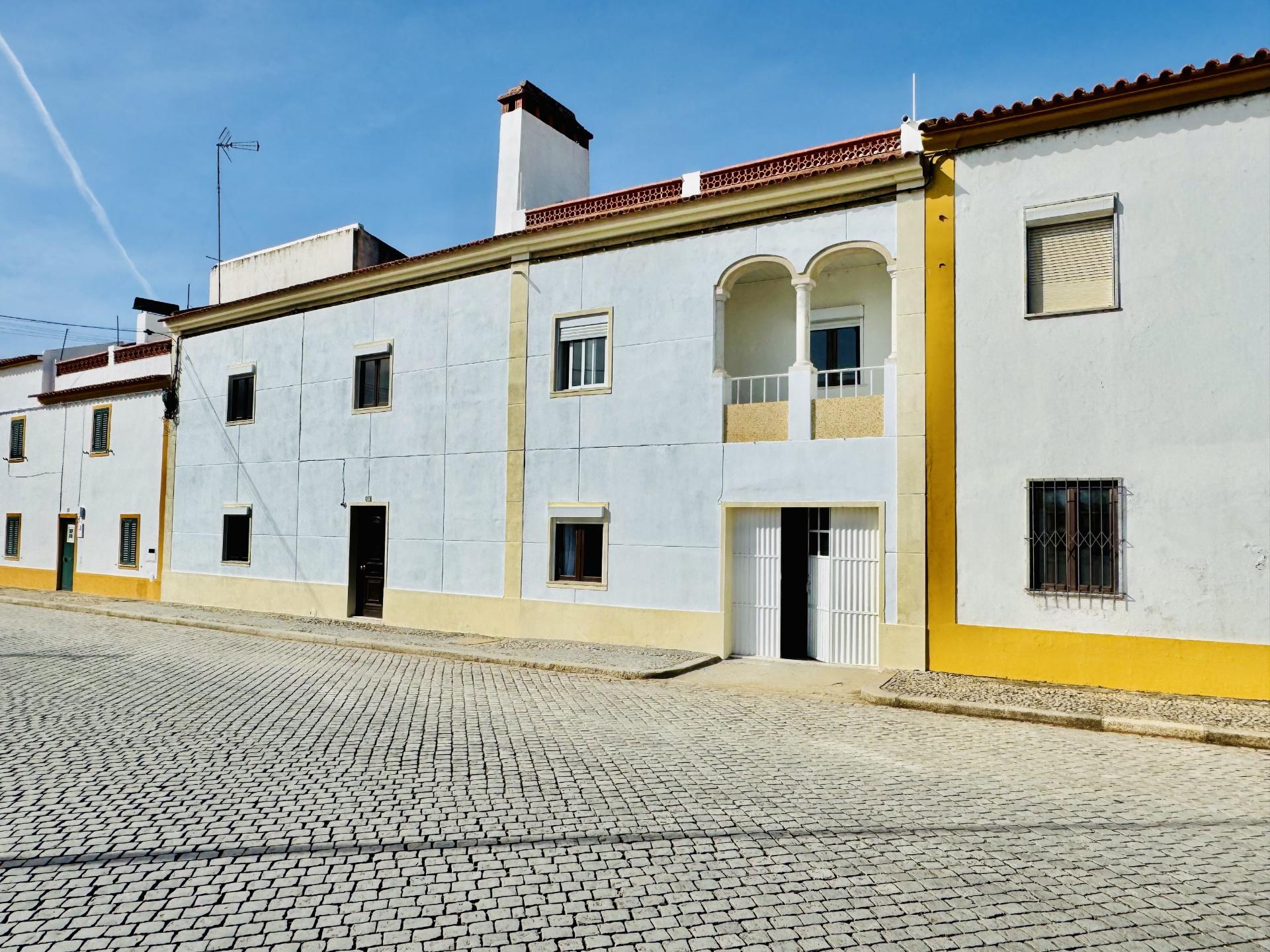 V3 Moradia - Espaço, Conforto e uma Vista Deslumbrante.