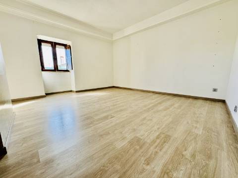 V3 Moradia - Espaço, Conforto e uma Vista Deslumbrante.