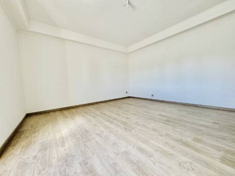 V3 Moradia - Espaço, Conforto e uma Vista Deslumbrante.