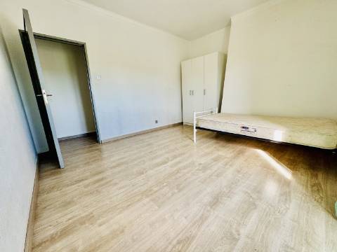 V3 Moradia - Espaço, Conforto e uma Vista Deslumbrante.