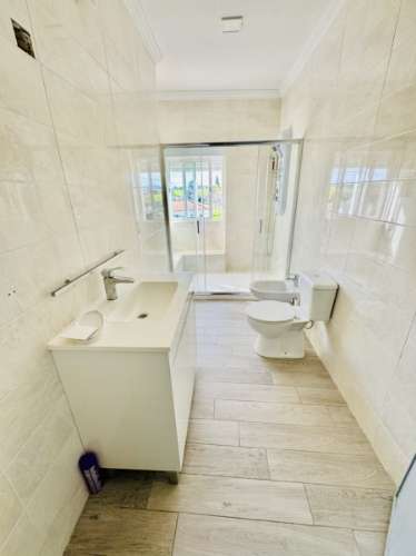 V3 Moradia - Espaço, Conforto e uma Vista Deslumbrante.