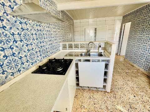 V3 Moradia - Espaço, Conforto e uma Vista Deslumbrante.