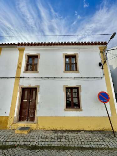 O Encanto do Alentejo em Vale do Peso / Casa com Quintal e Alma Alentejana