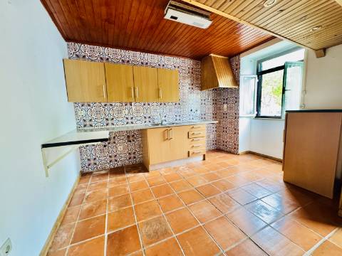 Casa Térrea com Quintal O Refúgio Perfeito no Crato / Your Peaceful Alentejo Retreat Awaits in Crato