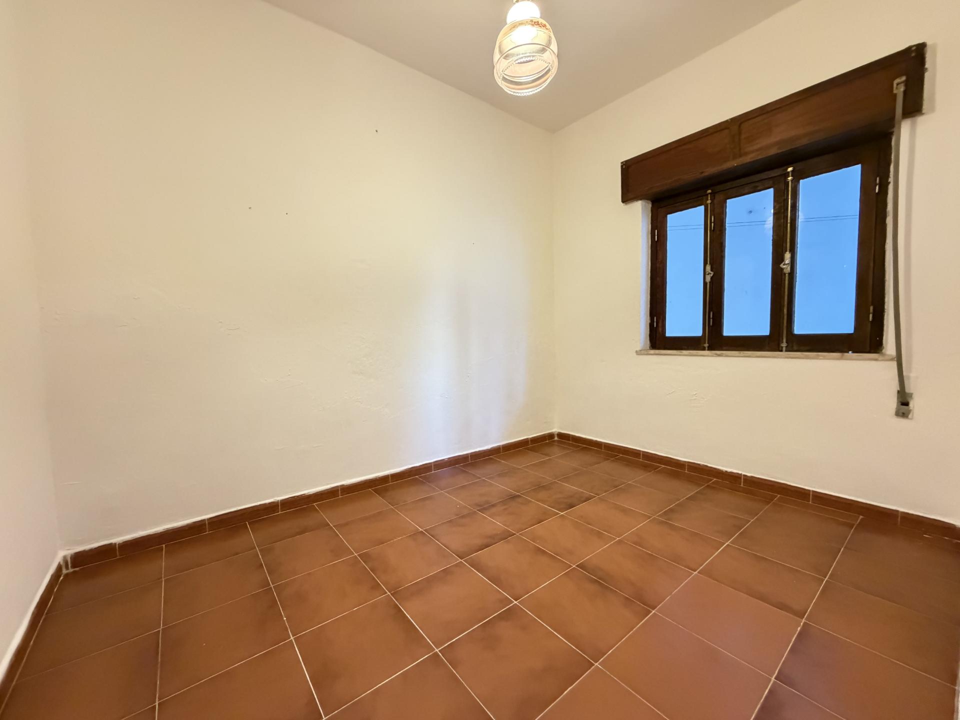 Apartamento T3 ao nível do Rés do Chão, com quintal/logrador