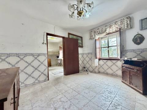 Moradia térrea com terreno de 452m2 excelente potencial -Chança - Alter do Chão