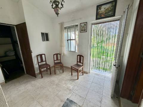 Moradia térrea com terreno de 452m2 excelente potencial -Chança - Alter do Chão