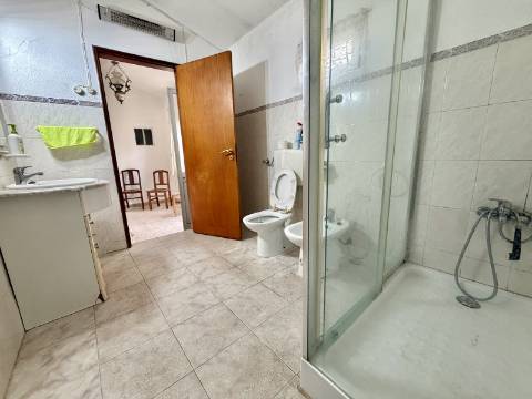 Moradia térrea com terreno de 452m2 excelente potencial -Chança - Alter do Chão