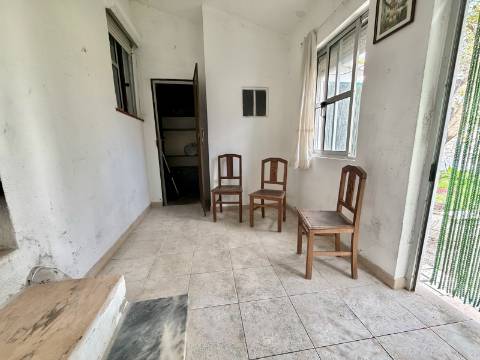 Moradia térrea com terreno de 452m2 excelente potencial -Chança - Alter do Chão