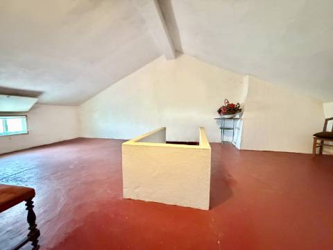 Moradia térrea com terreno de 452m2 excelente potencial -Chança - Alter do Chão