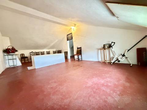 Moradia térrea com terreno de 452m2 excelente potencial -Chança - Alter do Chão