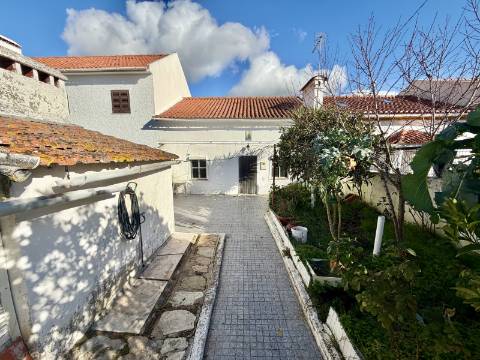 Moradia térrea com terreno de 452m2 excelente potencial -Chança - Alter do Chão