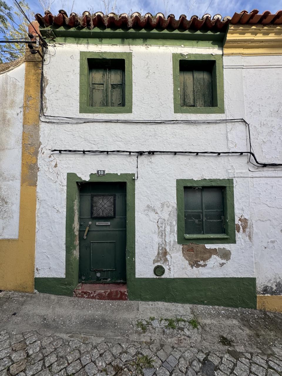 Moradia para Recuperação Total no Centro Histórico de Alter do Chão