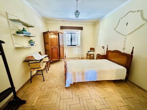 Casa Ampla com Quintal Ideal para Turismo Rural / Alojamento Local