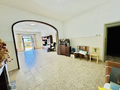 Casa Ampla com Quintal Ideal para Turismo Rural / Alojamento Local