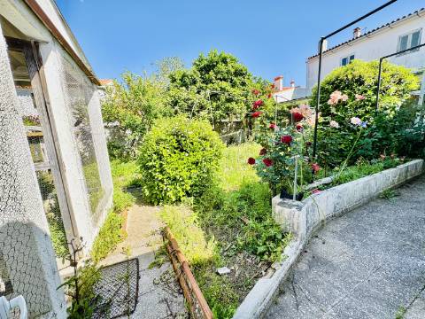 Casa Ampla com Quintal Ideal para Turismo Rural / Alojamento Local