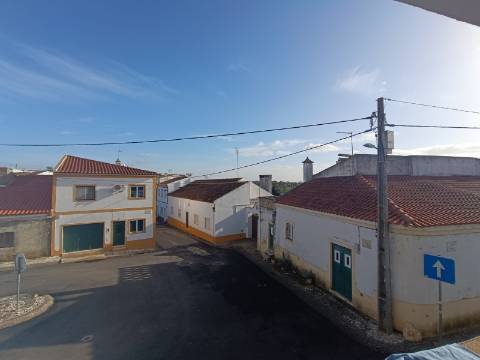 Apartamento 1.º andar com varanda e terraço de cobertura (122 m²) Casa Branca, Sousel