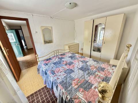 Pack 2 Moradias em Aldeia da Mata | Moradia maior + moradia com quintal