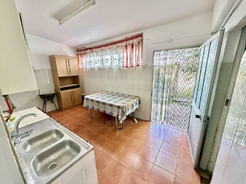 Pack 2 Moradias em Aldeia da Mata | Moradia maior + moradia com quintal