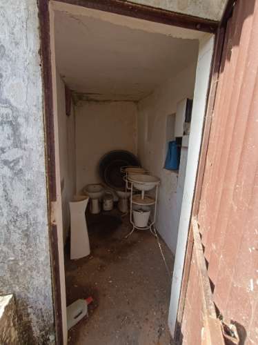 Oportunidade com quintal amplo moradia térrea T2 em Casa Branca.