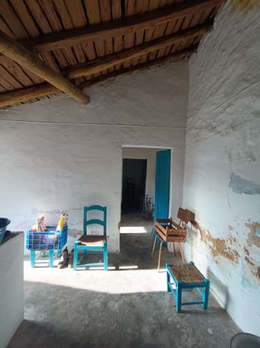 Oportunidade com quintal amplo moradia térrea T2 em Casa Branca.