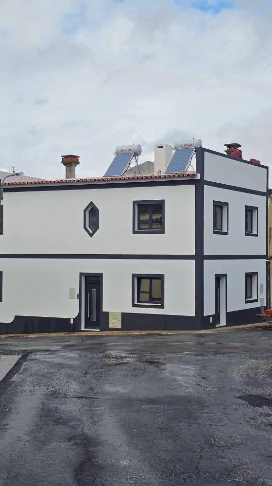 Apartamento T2 de Construção Nova com Garagem e Quintal em Sousel