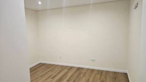 Apartamento T2 de Construção Nova com Garagem e Quintal em Sousel