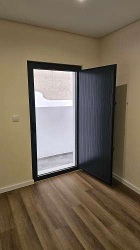 Apartamento T2 de Construção Nova com Garagem e Quintal em Sousel