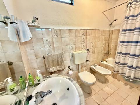 Moradia com Garagem/Quintal para Venda Conjunta no centro Crato