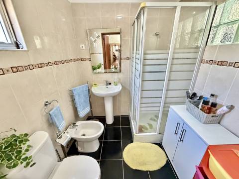 Moradia com Garagem/Quintal para Venda Conjunta no centro Crato