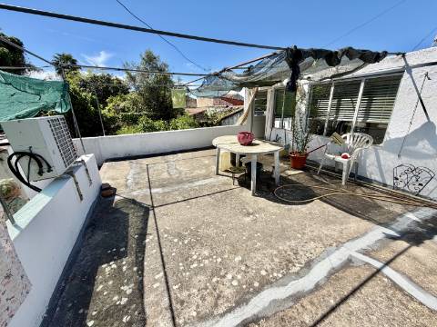 Moradia com Garagem/Quintal para Venda Conjunta no centro Crato