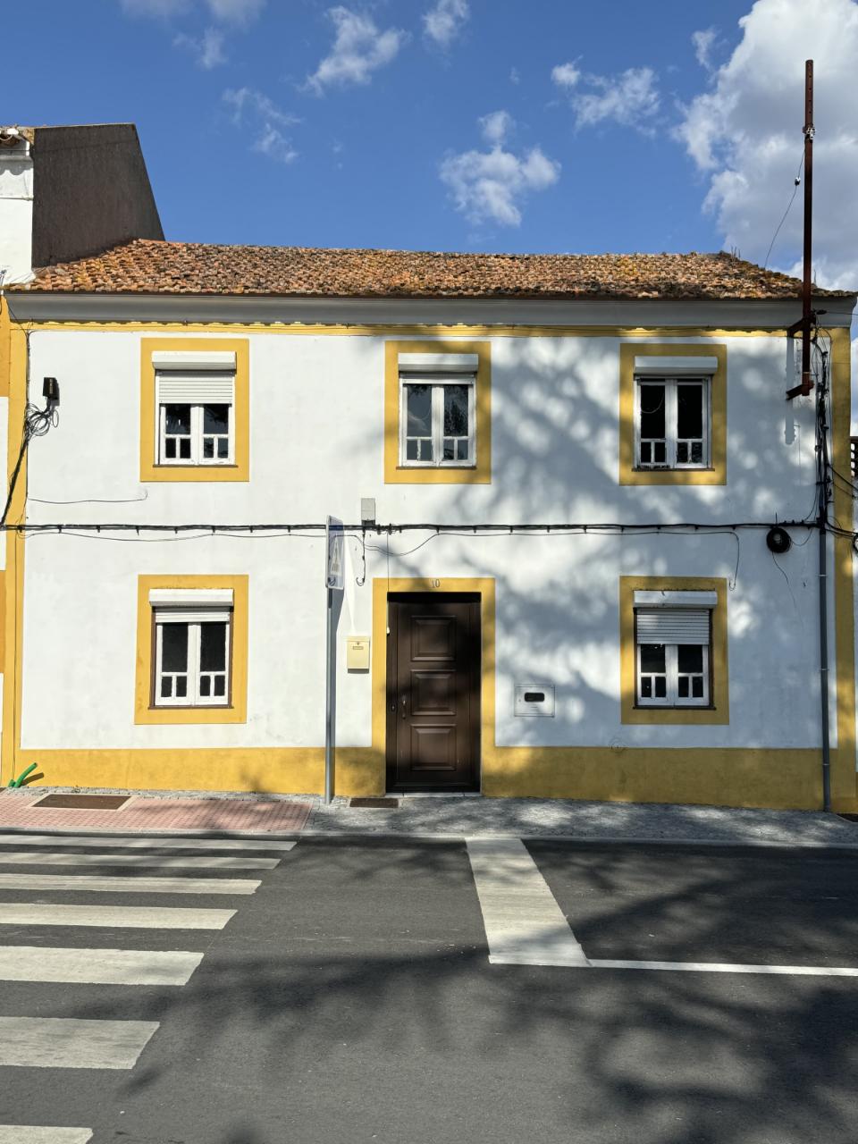 Moradia com Logradouro/Quintal no Coração do Crato a precisar de recuperação.