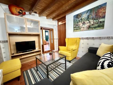 Moradia T2 com Quintal e Varanda | Pronta a Habitar