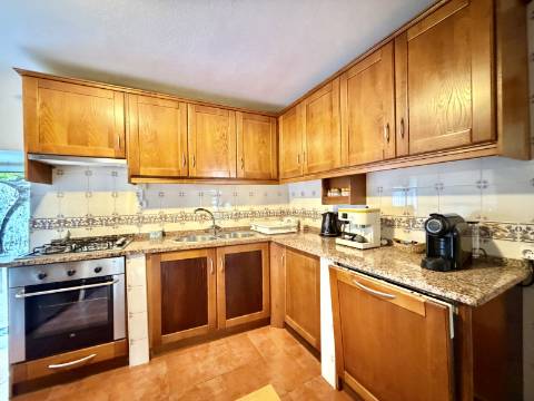 Moradia T2 com Quintal e Varanda | Pronta a Habitar