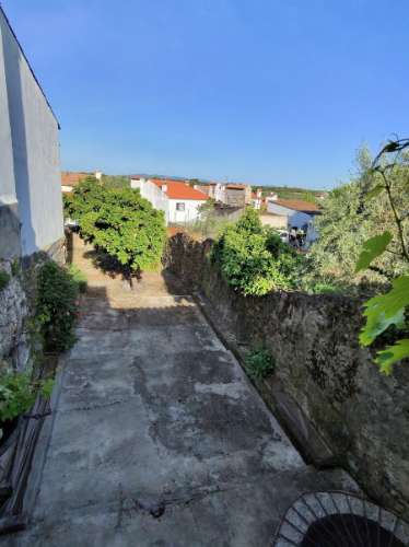 Moradia T2 com Quintal e Varanda | Pronta a Habitar