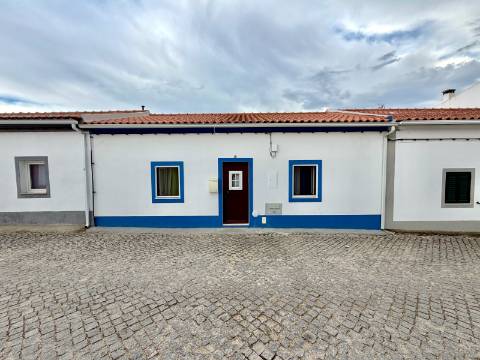 Moradia Térrea com Quintal no Crato - Oportunidade no Alto Alentejo