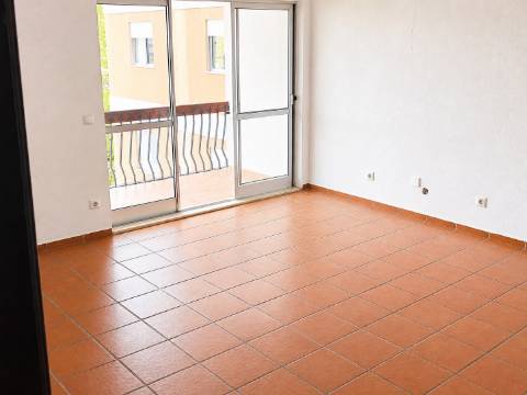 T3 com Suíte, Varanda e Garagem Fechada Zona Nobre de Elvas | Cidade Jardim