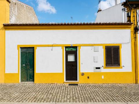 T2+1 Casa Térrea com Quintal O Refúgio Perfeito no Crato
