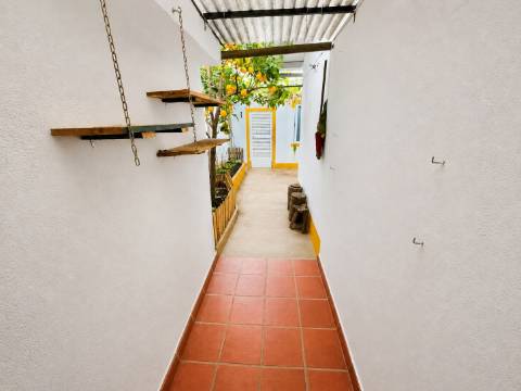 T2+1 Casa Térrea com Quintal O Refúgio Perfeito no Crato